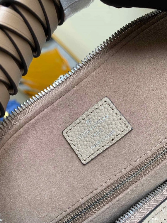 LOUIS VUITTON HOBO BEAUBOURG MM 0813